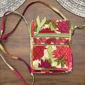🌱3/$10 Floral Vera Bradley Cross Body